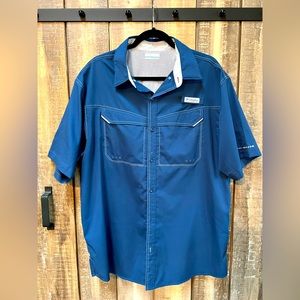 Men's Columbia PFG S/S omni-shade blue EUC Smoke free home- Large
